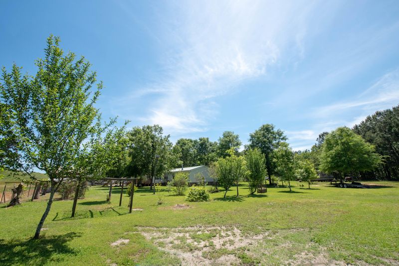 170 Sandy Oaks Ln, Cross, SC 29436