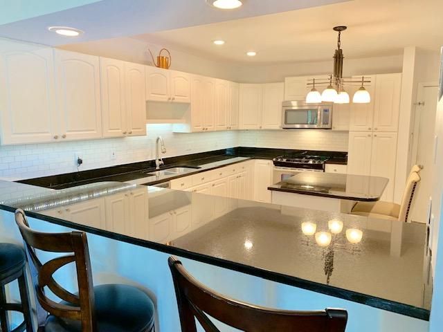 41 Arabian Dr, Charleston, SC 29407