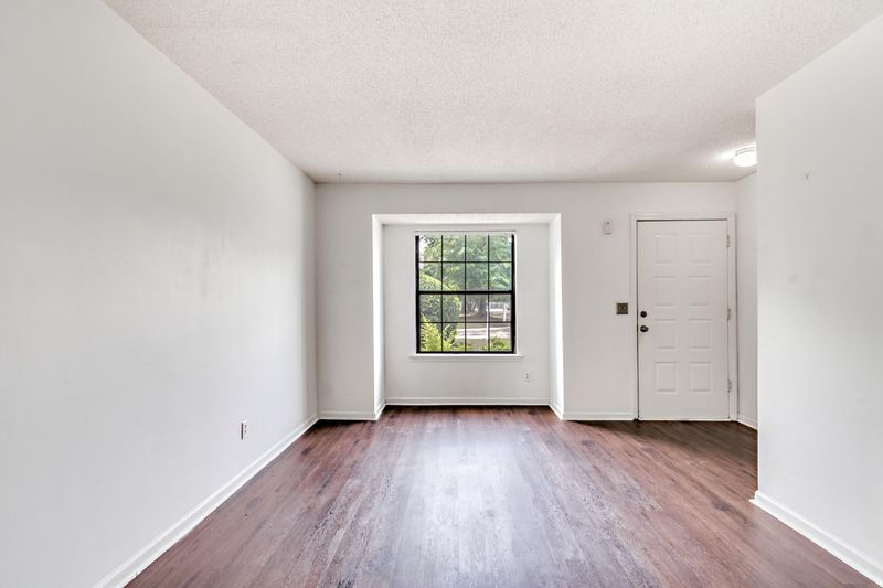 1688 Hunters Run Dr, Mount Pleasant, SC 29464