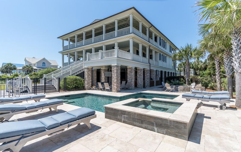 2 45th Ave, Isle Of Palms, SC 29451