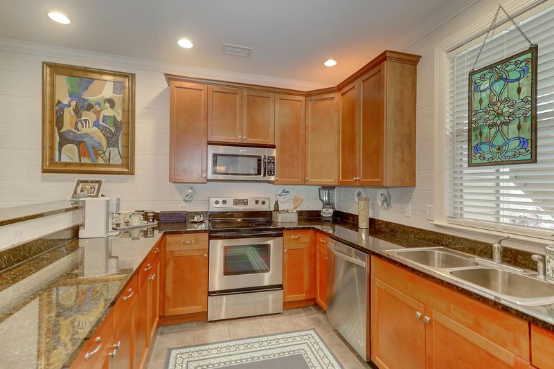 8372 Camp Gregg Ln #& Garage, North Charleston, SC 29418