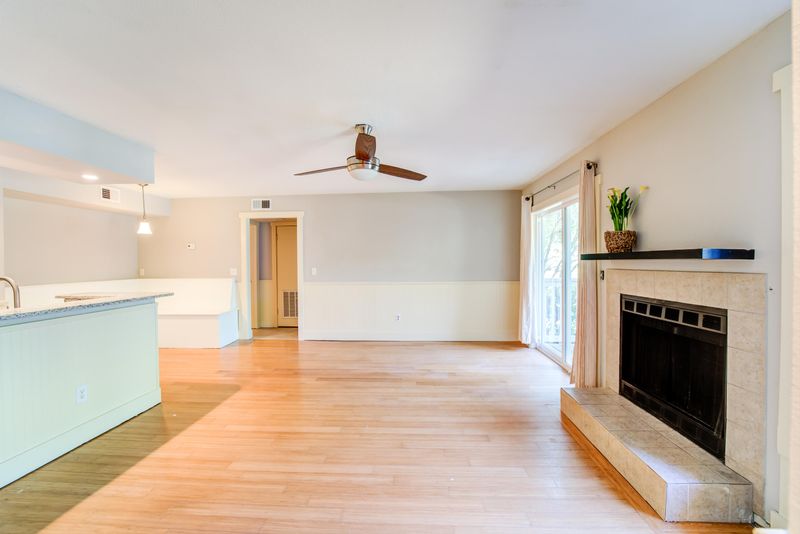 1481 Center St #1206, Mount Pleasant, SC 29464