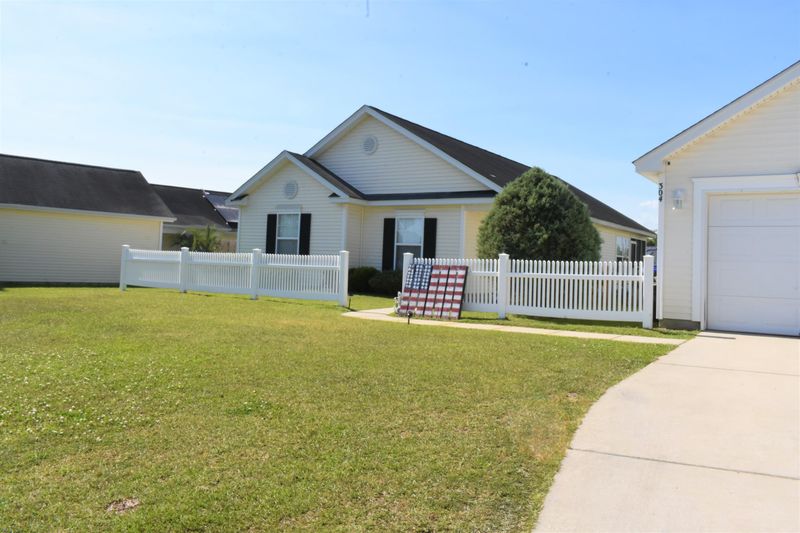 304 Seneca River Dr, Summerville, SC 29485