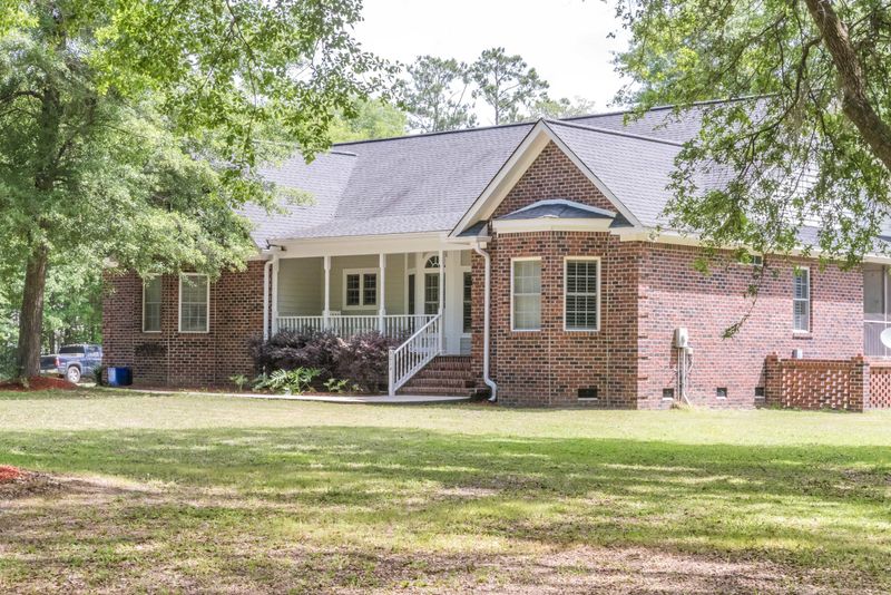 6014 Lachance Ln, Ravenel, SC 29470