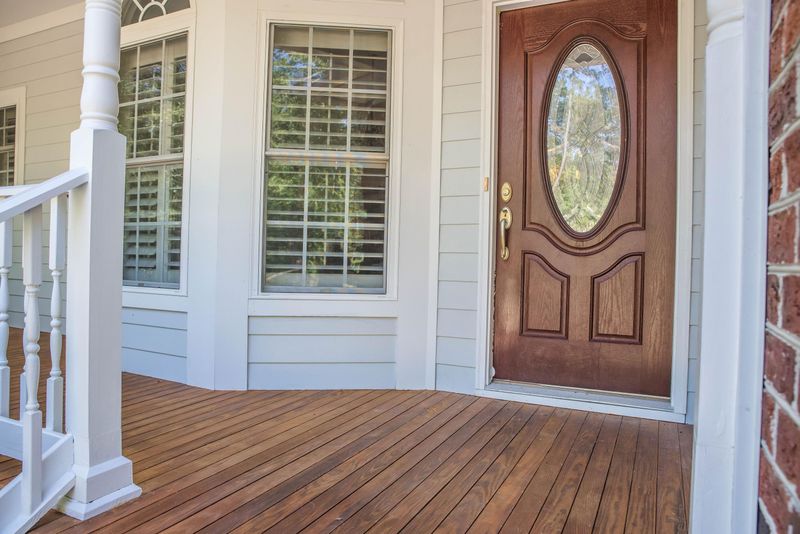 6014 Lachance Ln, Ravenel, SC 29470