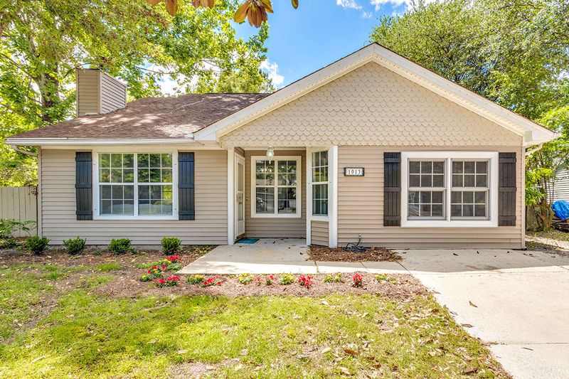 1013 Oakcrest Dr, Charleston, SC 29412