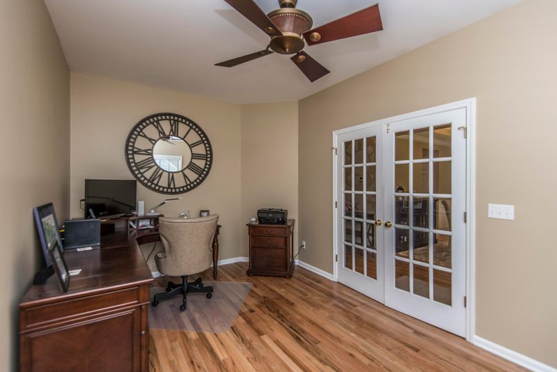 7471 Hawks Cir, Hanahan, SC 29410