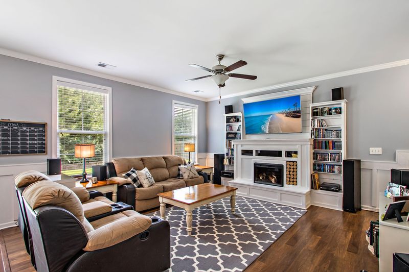 222 Donatella Dr, Goose Creek, SC 29445