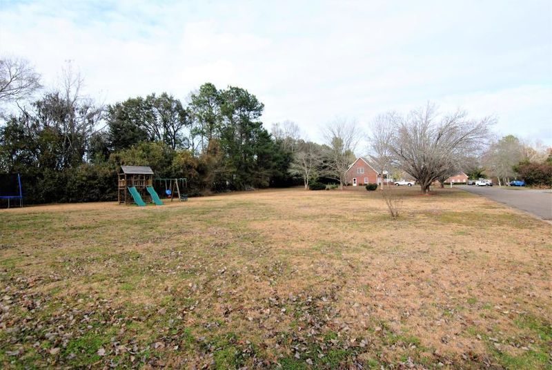 106 Nicholas Rd, Moncks Corner, SC 29461