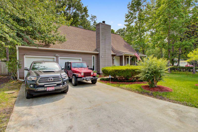 165 Bridgecreek Dr, Goose Creek, SC 29445