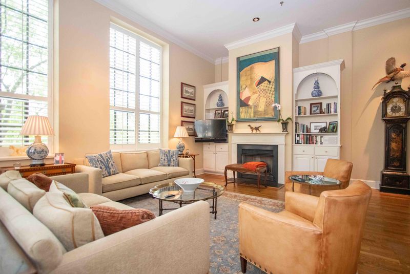 3 Chisolm St #206, Charleston, SC 29401