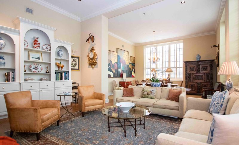 3 Chisolm St #206, Charleston, SC 29401