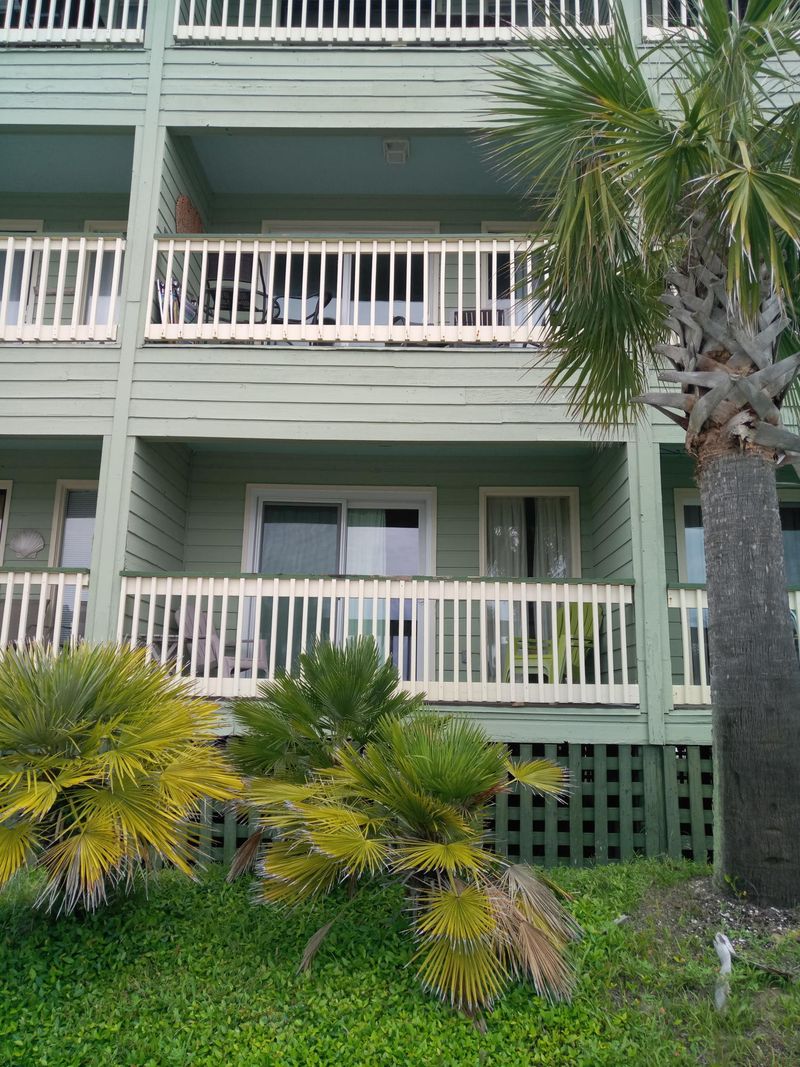 1300 Ocean Blvd #108, Isle Of Palms, SC 29451