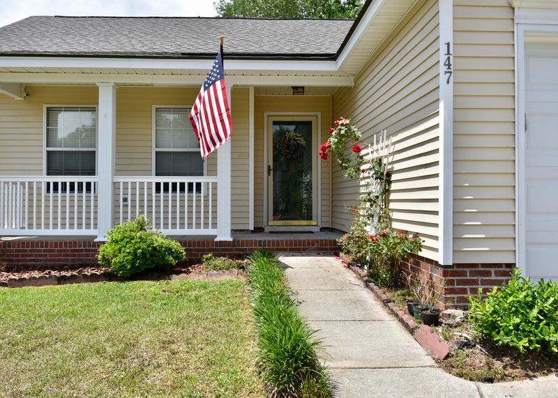 147 Penzance Blvd, Goose Creek, SC 29445