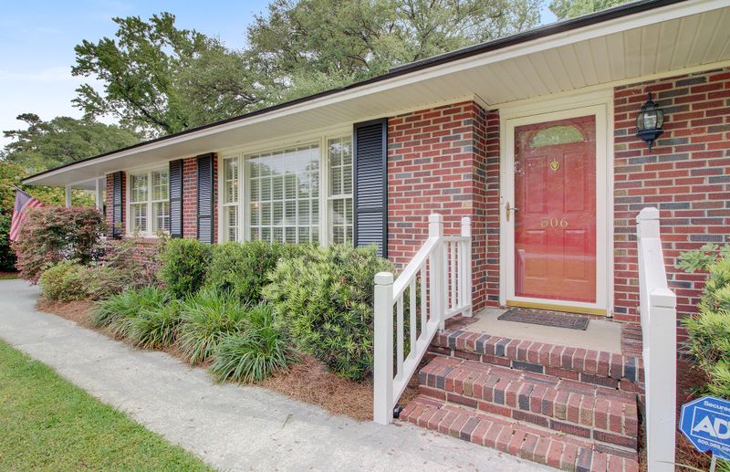 506 Canterbury Rd, Charleston, SC 29407