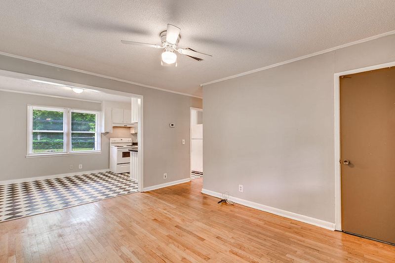 5215 E Dolphin St, North Charleston, SC 29405