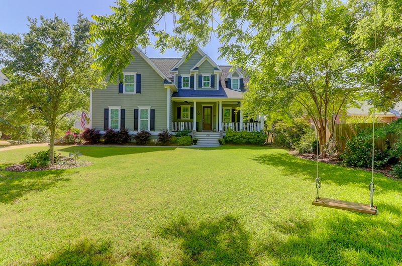 1761 Old Military Rd, Charleston, SC 29412