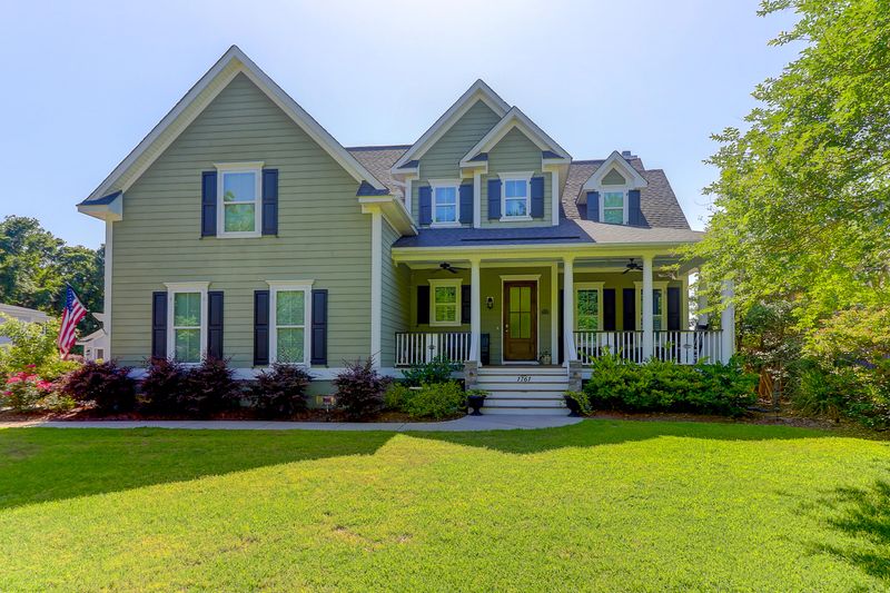 1761 Old Military Rd, Charleston, SC 29412