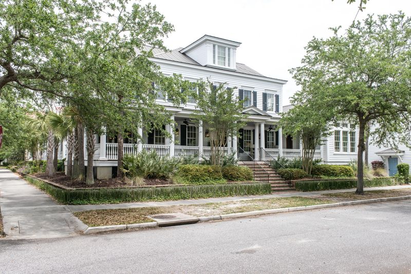 218 N Shelmore Blvd, Mount Pleasant, SC 29464