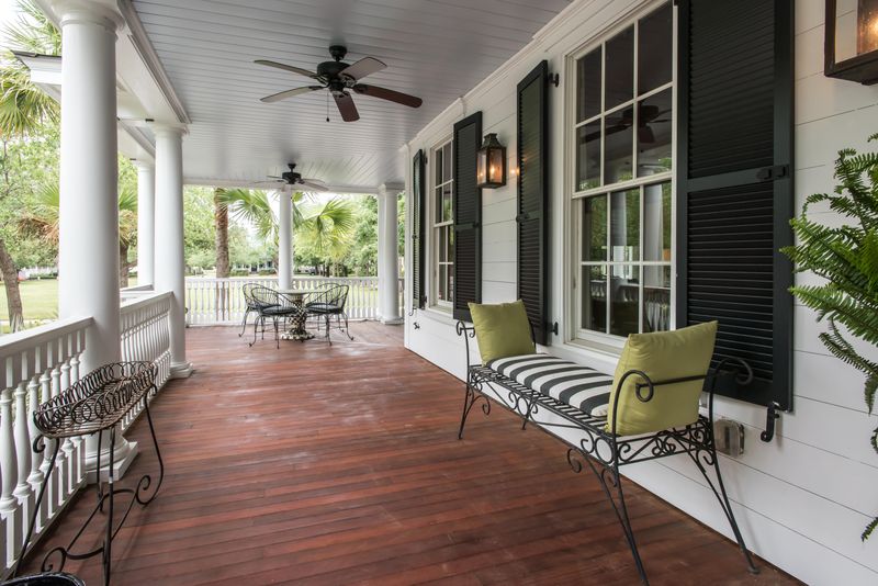 218 N Shelmore Blvd, Mount Pleasant, SC 29464