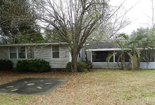 1121 Ridge Rd, Ridgeville, SC 29472