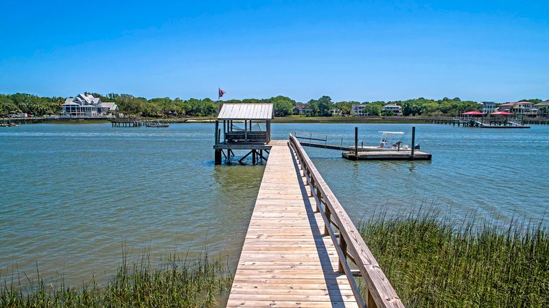 2407 Captain John Hutt Rd, Isle Of Palms, SC 29451