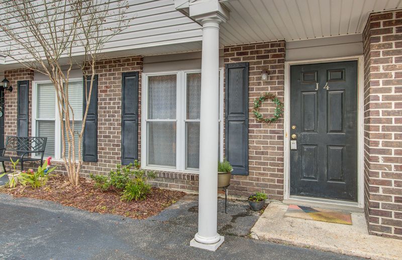 1721 Boone Hall Dr #J4, Charleston, SC 29407