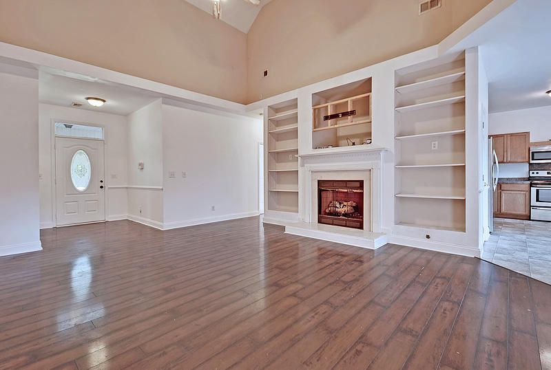 220 E Edgefield Dr, Summerville, SC 29483