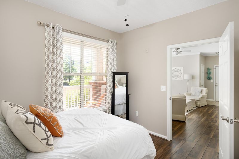45 Sycamore Ave #412, Charleston, SC 29407