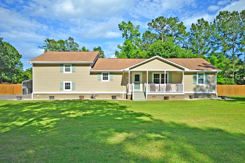 201 Turtle Point Rd, Summerville, SC 29483