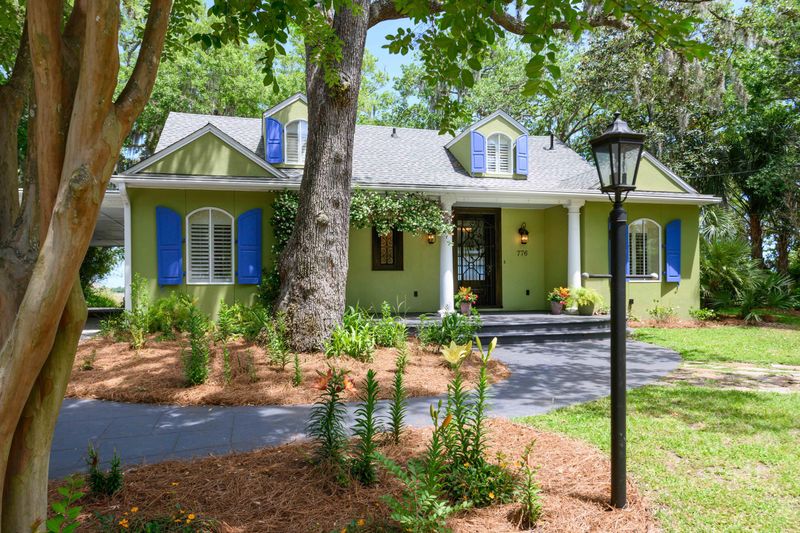 776 Woodward Rd, Charleston, SC 29407