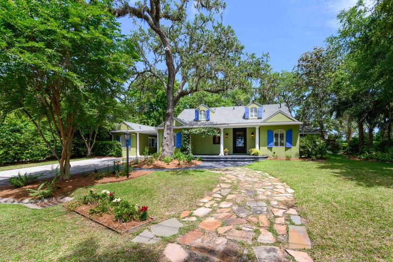 776 Woodward Rd, Charleston, SC 29407
