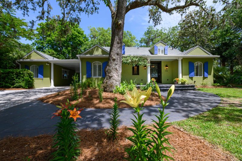 776 Woodward Rd, Charleston, SC 29407