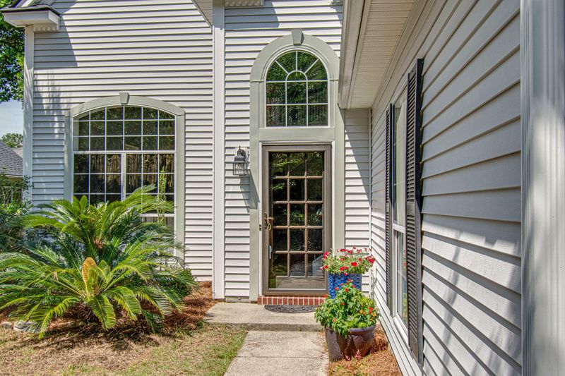 533 Pritchards Point Dr, Mount Pleasant, SC 29464