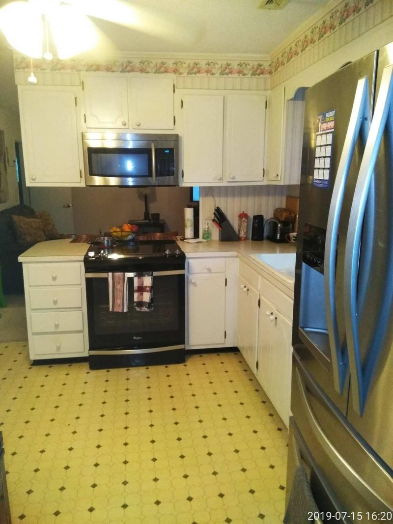 8294 Delhi Rd, North Charleston, SC 29406