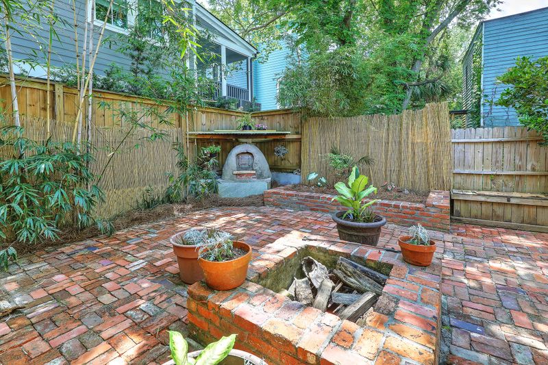 211 Fishburne St, Charleston, SC 29403