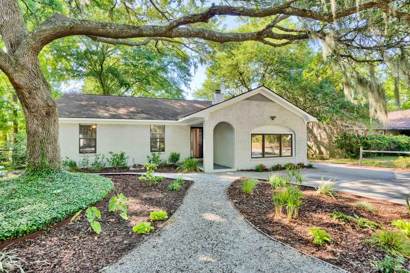 1086 N Shadow Dr, Mount Pleasant, SC 29464