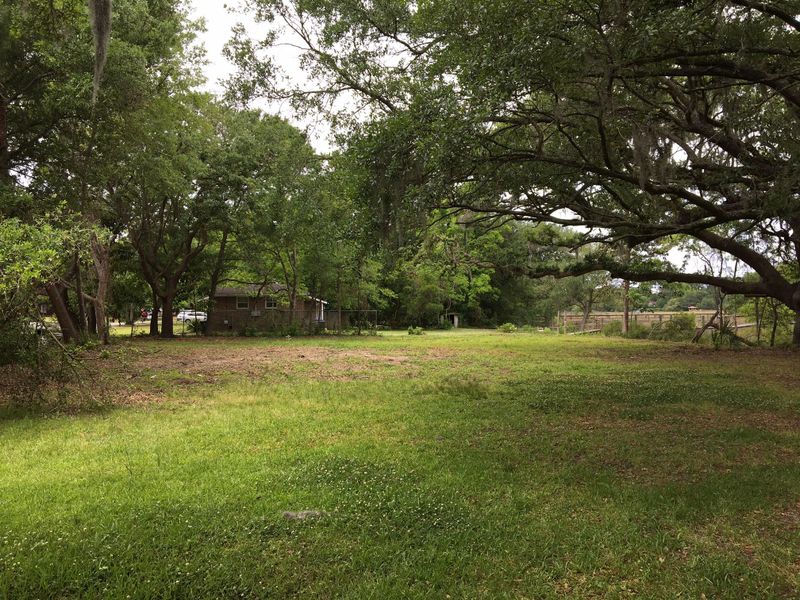 1708 Brantley Dr, Charleston, SC 29412