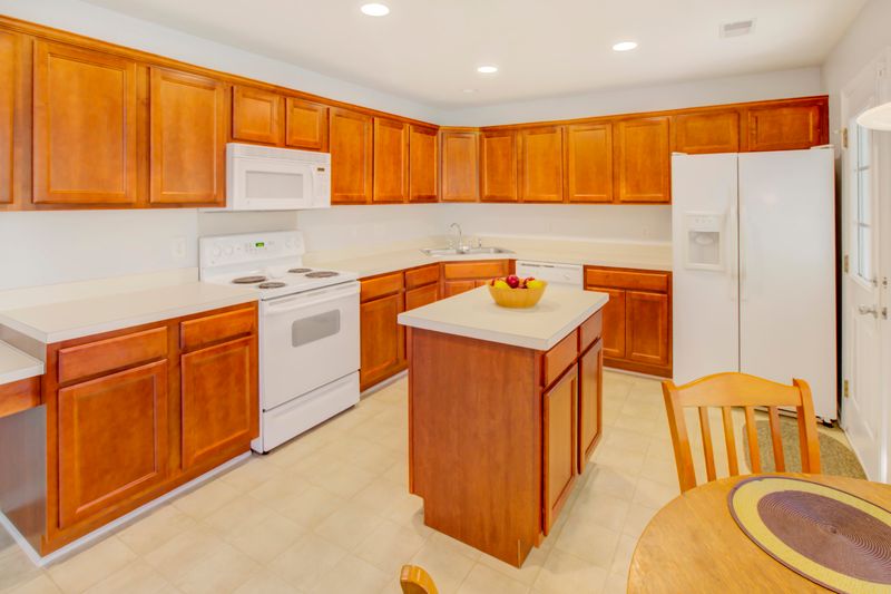 564 Hainsworth Dr, Charleston, SC 29414