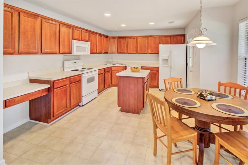 564 Hainsworth Dr, Charleston, SC 29414