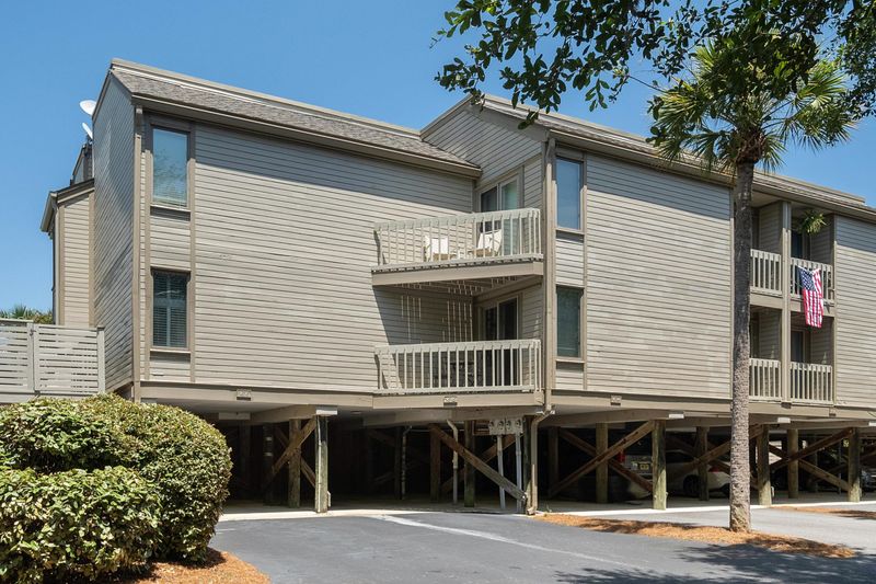 1615 Live Oak Pk, Johns Island, SC 29455