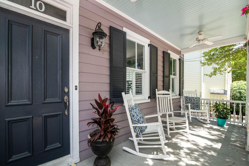 10 Nassau St, Charleston, SC 29403