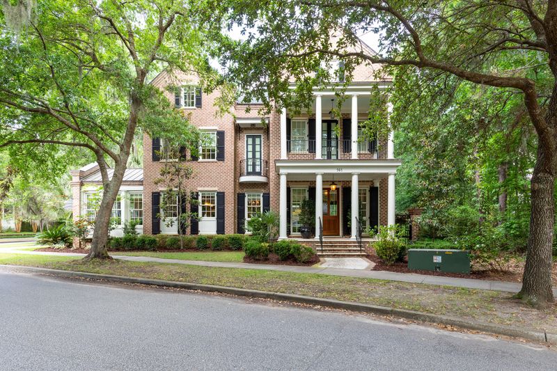 161 N Shelmore Blvd, Mount Pleasant, SC 29464