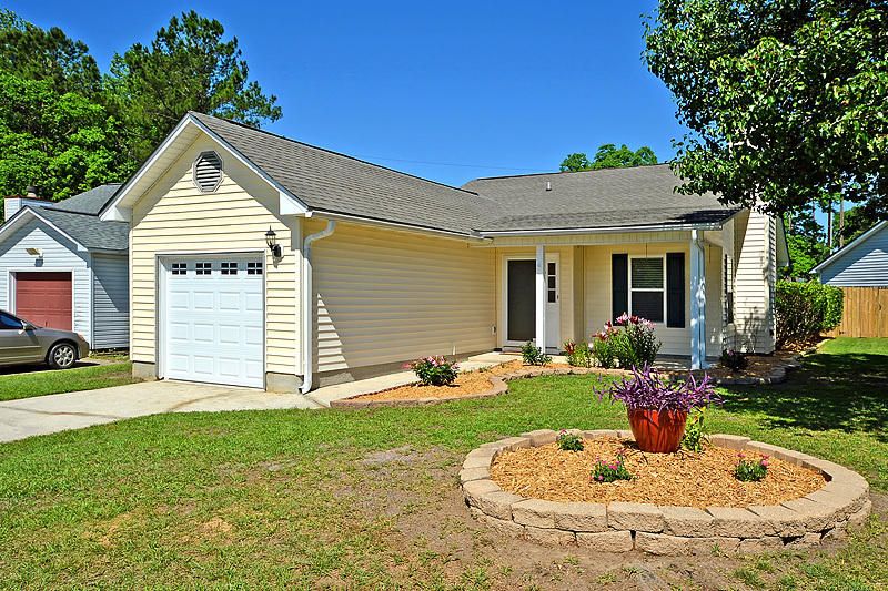 8582 Lake Moultrie Dr, North Charleston, SC 29406