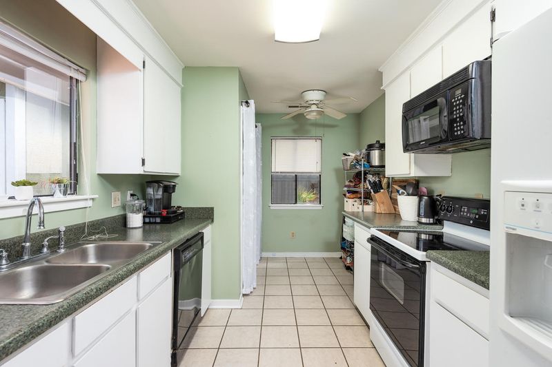 1131 Astor Dr, Mount Pleasant, SC 29464