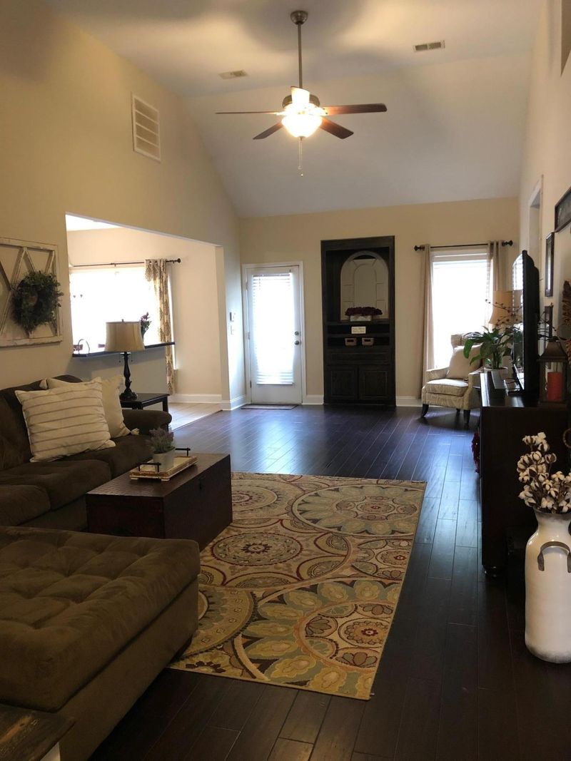 8922 High Cotton Ct, North Charleston, SC 29406