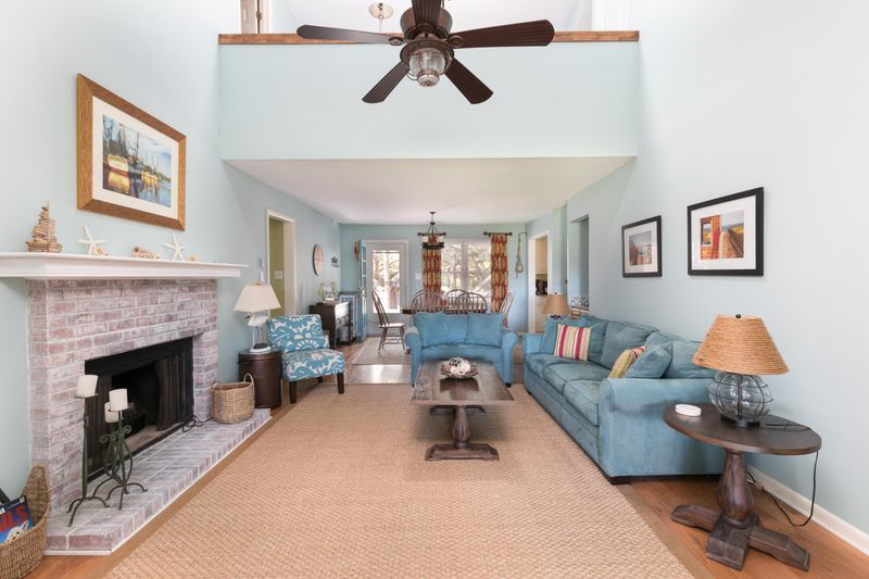 546 Cobby Creek Ln, Seabrook Island, SC 29455