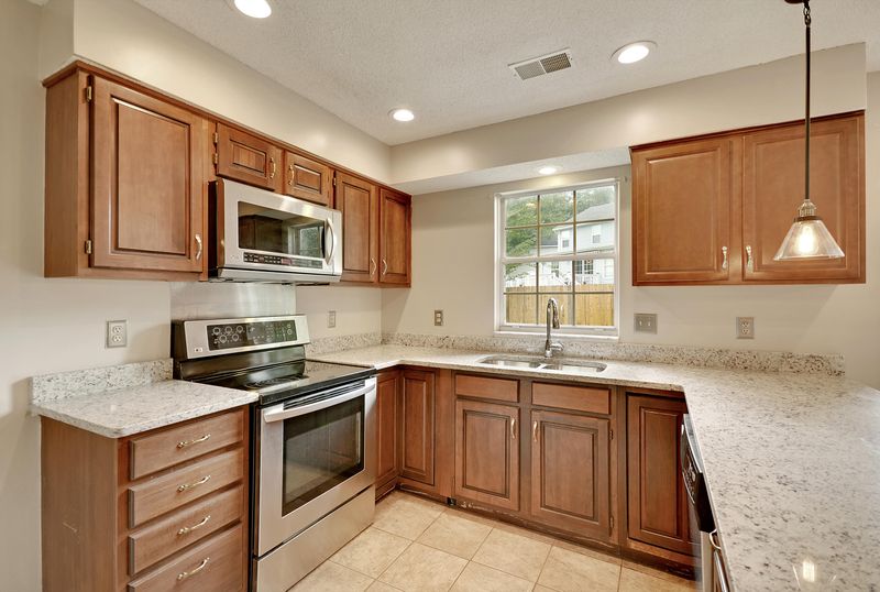 102 Conset Bay Ct, Goose Creek, SC 29445