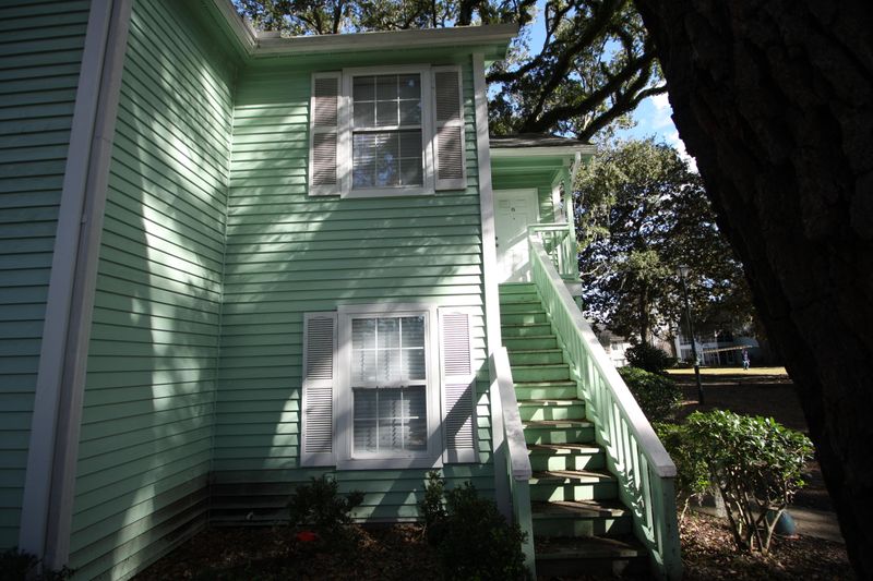 6240 April Pine Cir #905, North Charleston, SC 29406
