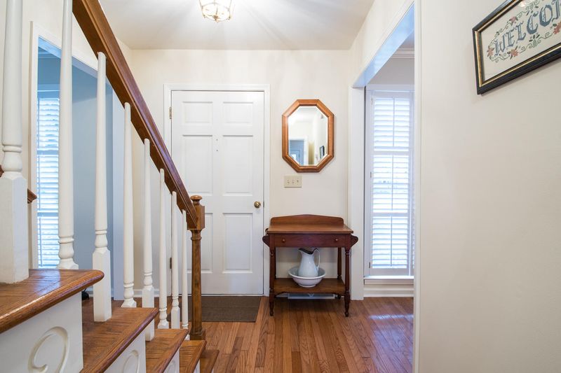1345 S Barksdale Rd, Mount Pleasant, SC 29464